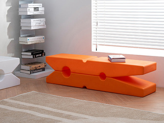  极简风格 夹子长条凳 立体几何形状 环保PP材质 防滑耐磨 桔色 休闲凳