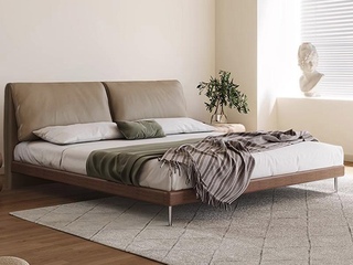  中古风 小象耳朵真皮床 高定头层黄牛皮 北美进口白蜡木 蓬松软弹分体式双靠包 纯净优质白鹅羽绒填充 银色不锈钢床脚 1.8*2.0米床（搭配10公分松木排骨架）