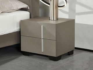  国际知名品牌 现代简约百搭款 柔润扪皮双抽储物床头柜（颜色可定制 详情可咨询客服）（此产品有短途物流费）