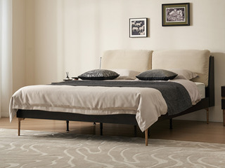  英伦风 实木软包床刚柔并济 进口实木微雕工艺 设计感深浅光影变化 亲肤细腻绒布加厚软靠 1.5*2.0米 实木床（搭配满铺燕尾油漆床板）