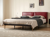 汉森庄园 英伦风 实木软包床 进口实木微雕工艺 细腻亲肤油蜡仿真皮 独立饱满双靠包 舒缓释压 阿尔贝托雕塑金属高脚 1.8*2.0米 实木床（搭配满铺燕尾油漆床板）