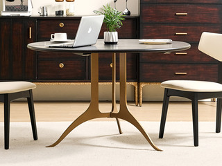  英伦风 进口实木微雕工艺 设计感深浅光影变化 实木大板直拼装饰铜件 三角力学金属脚加倍稳固 1.2米 餐桌