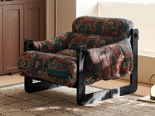  极简风格 泽西岛椅 进口白蜡木 独特彩绣提花花布 人体工学科学角度设计 饱满圆润扶手 超大坐深舒适惬意 黑色 休闲椅