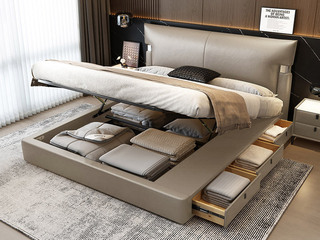  极简风格 巴甫洛夫真皮床 高定头层黄牛皮 高箱+抽屉组合 大容量储物设计 豪奢大面积真皮床头 质感双边U字型五金装饰 精致蜈蚣黑钛五金脚 卡其灰 1.5*2.0米齐边床（面向床抽屉在右）