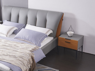  现代简约 皮艺+板木结构+五金脚 灰色+橙色床头柜